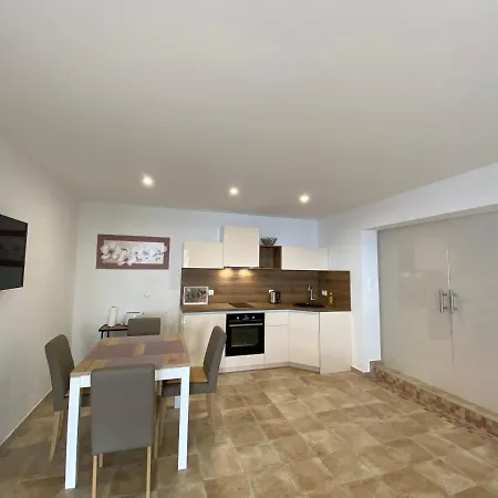 Place Apartment *