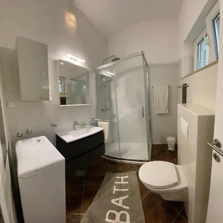 Apartment Place *